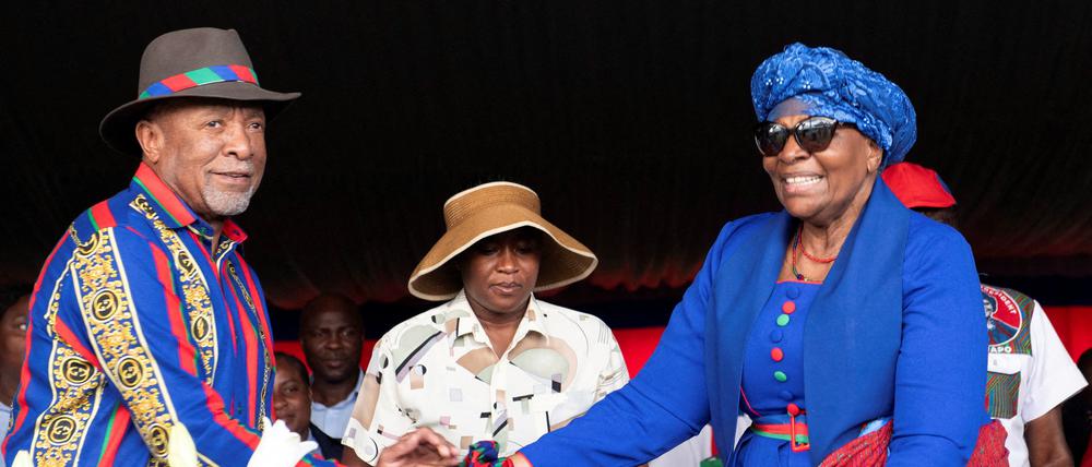 Präsident Nangolo Mbumba mit der Präsidentschaftskandidatin der Swapo, Netumbo Nandi-Ndaitwah, die gute Chancen hat, sein Nachfolger zu werden.