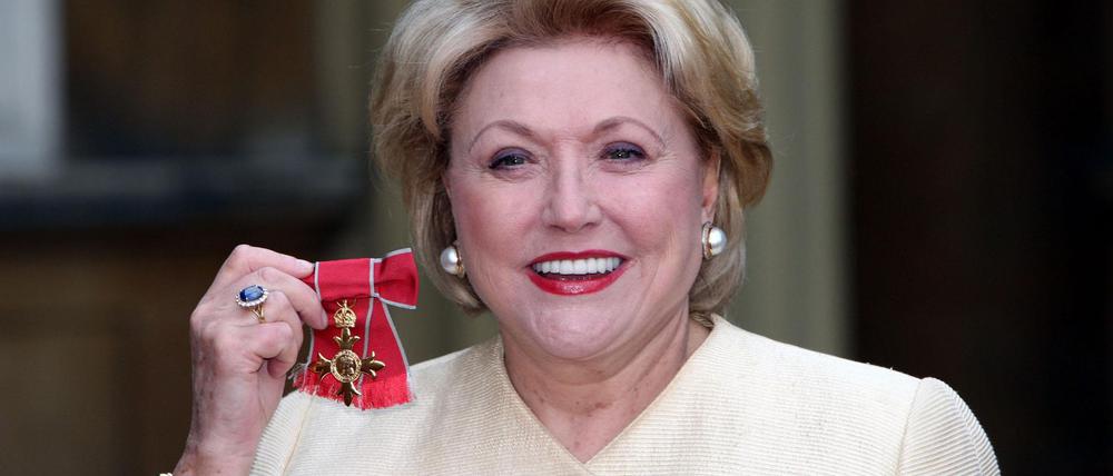 Barbara Taylor Bradford hat im Buckingham Palace in London den Orden „Member of the Most Excellent Order of the British Empire“ erhalten. (Foto Archiv)