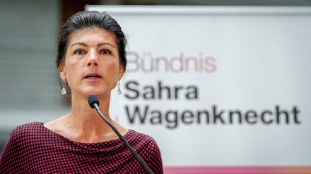 Sahra Wagenknecht, Parteivorsitzende vom Bündnis Sahra Wagenknecht (BSW), gibt ein Pressestatement.