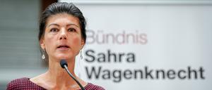 Sahra Wagenknecht, Parteivorsitzende vom Bündnis Sahra Wagenknecht (BSW), gibt ein Pressestatement. 