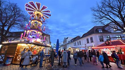 Der Blaue Lichterglanz wurde am Montag eröffnet.