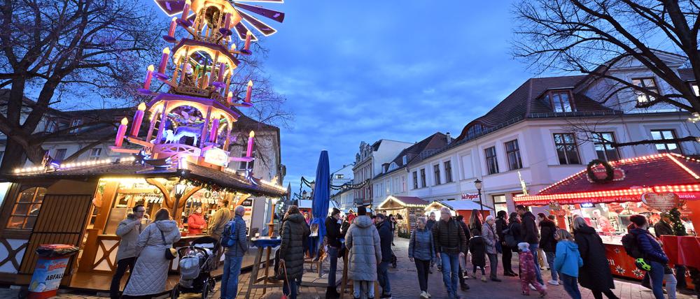 Der Blaue Lichterglanz wurde am Montag eröffnet.