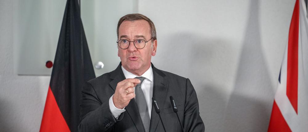 Die Ursache für den Absturz eines in Leipzig gestarteten Frachtflugzeugs bei Vilnius ist weiterhin unklar. Verteidigungsminister Pistorius fordert erhöhte Sensibilität bei bestimmten Frachtsendungen.