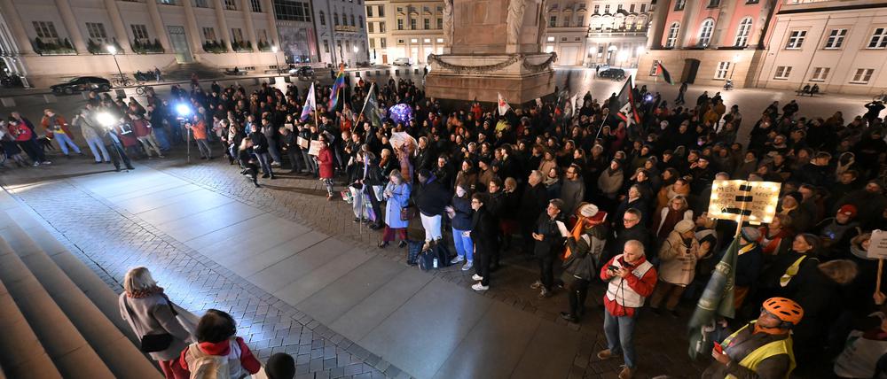 Demo gegen Rechts am Montagabend auf dem Alten Markt.