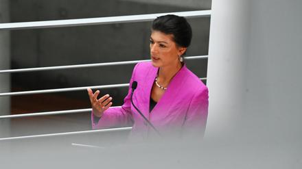 Sahra Wagenknecht, Parteivorsitzende vom Bündnis Sahra Wagenknecht (BSW) und Bundestagsabgeordnete, gibt ein Pressestatement zu Beginn der Sitzungswoche im Bundestag.