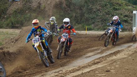 In Schenkenhorst bei Berlin existiert ein riesiges Motocross-Gelände. Den dortigen Verein gibt es schon seit 1987. 