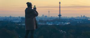Die Leistungsparameter der Mobilfunknetze sind für die Nutzung von Smartphones essenziell.