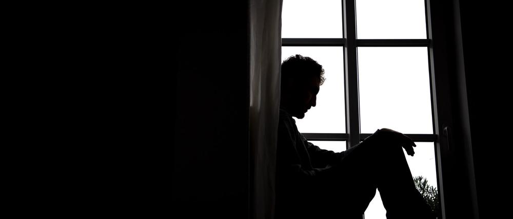 Depressiven Menschen können selbst von kleinen Aufgaben überfordert sein. (Symbolbild)
