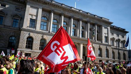 Die Gewerkschaft Erziehung und Wissenschaft (GEW) hat zu einem Warnstreik an Berliner Schulen aufgerufen. (Archivbild) 