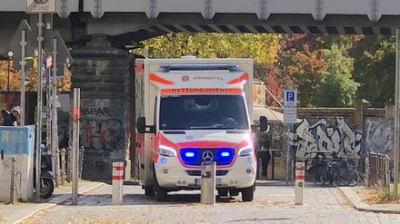Rettungswagen am Lausitzer Platz. 