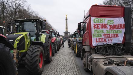 Mehrere Tausend Landwirte demonstrierten mit ihren Traktoren in der Hauptstadt vor dem Brandenburger Tor gegen die Politik und Sparpläne der Ampel-Regierung.