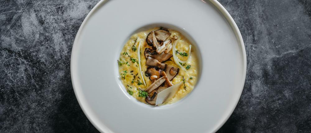 Teller aus dem Restaurant Loxa (Suarezstraße 49, Charlottenburg) für die Restaurantkritik vom 30.11.24