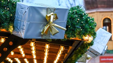 Viele Menschen in Deutschland setzen in diesem Jahr auf Secondhand-Geschenke. (Archivbild)