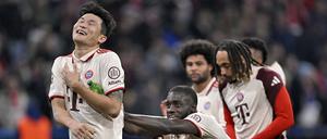 Bayern München feiert das 1:0 durch Kim. 