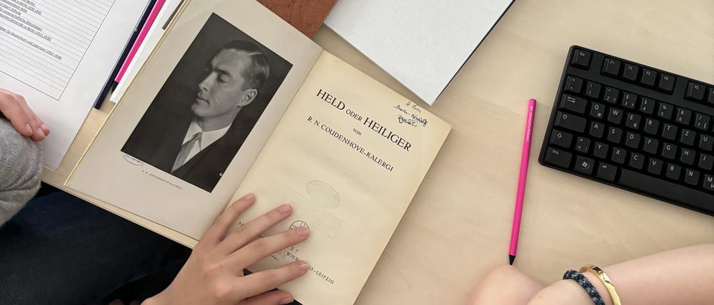 Schülerinnen und Schüler zu Gast in der Provenienzforschung an der FU