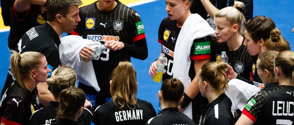 Die deutschen Handballerinnen wollen bei der EM begeistern.