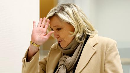 Marine Le Pen bei der Ankunft im Gericht am letzten Prozesstag