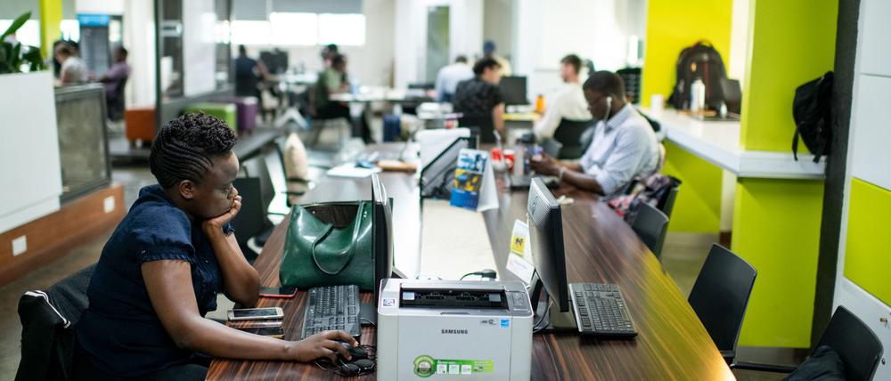 In ärmeren Ländern kann ein Internet-Zugang fast ein Drittel des Monatseinkommens kosten (Archivbild)