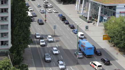 Der Mittelstreifen der Breiten Straße könnte begrünt werden.