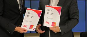 Woidke und Crumbach präsentieren den Koalitionsvertrag. Das erste Bündnis der SPD mit der Wagenknecht-Partei in Deutschland soll in Brandenburg regieren.