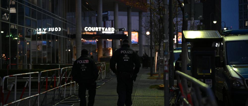 Auch das Hotel, in dem die Mannschaft aus Tel Aviv in Berlin wohnt, steht unter besonderem Schutz.