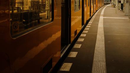 Vom U-Bahnhof Warschauer Straße aus könnte die U1 zum Ostkreuz und die U3 zum Antonplatz führen, schlagen Experten vor.