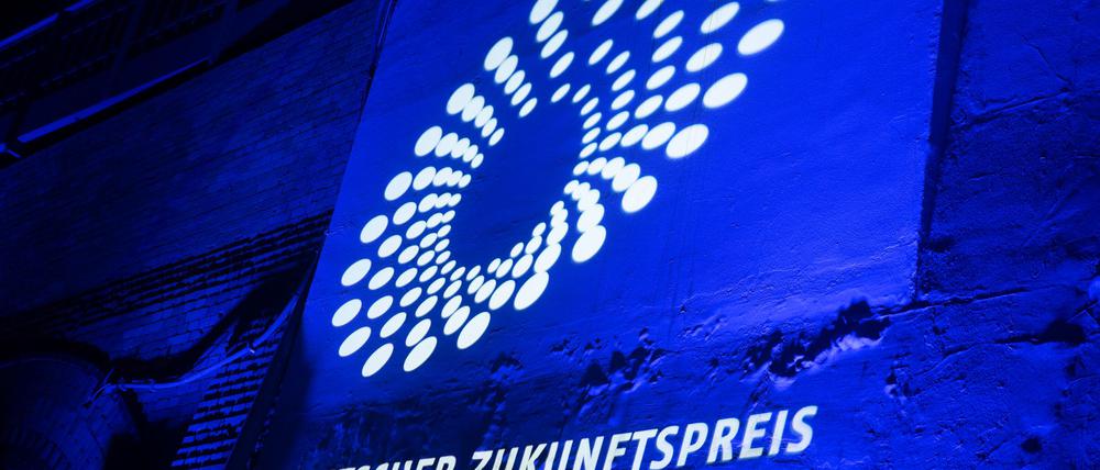 Mit dem Deutschen Zukunftspreis zeichnet der Bundespräsident Einzelpersonen oder Gruppen für eine hervorragende technische, ingenieur- oder naturwissenschaftliche Innovation aus. (Archivbild)