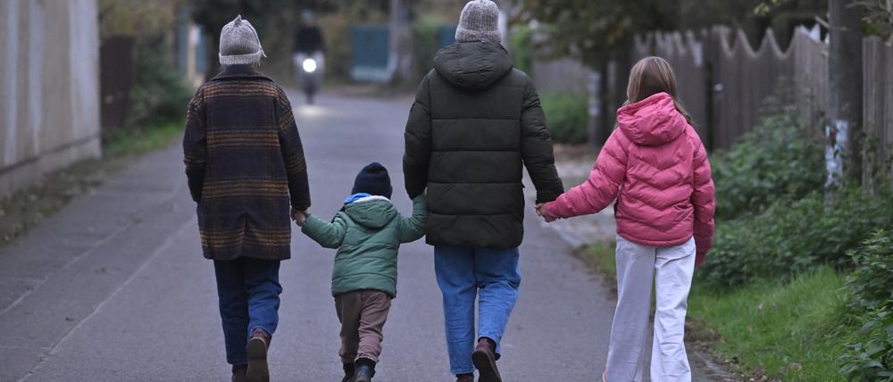 Henriette Gottmann und ihre drei Kinder in Potsdam-West.