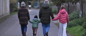 Henriette Gottmann und ihre drei Kinder in Potsdam-West. 