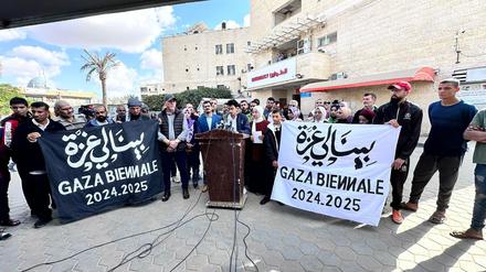 Werben für ihr Projekt: die Initiatoren der Gaza Biennale.