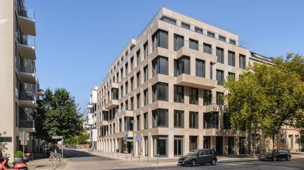 Büro- und Appartmenthaus coe48 von Tchoban Voss Architekten an der Köpenicker Straße