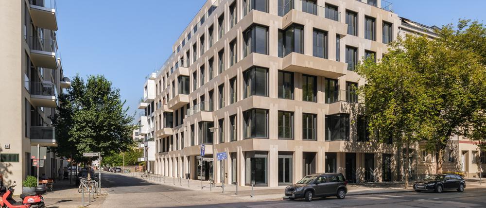 Büro- und Appartmenthaus coe48 von Tchoban Voss Architekten an der Köpenicker Straße