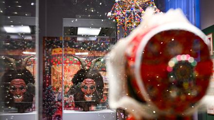 Die Krampusmaske ist eines der Überraschungsobjekte der Ausstellung. 