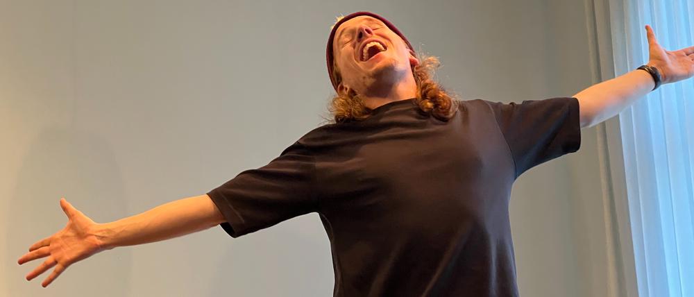 Der Schauspieler Moritz Carl Winklmayr spielt den Stieglitz von Steglitz. Das gleichnamige Kindermusikstück ist ein Auftragswerk des Bezirksamts Steglitz-Zehlendorf. Am 4. Dezember 2024 wird Uraufführung gefeiert.
