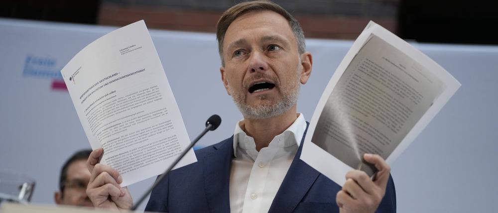 War vorbereitet: FDP-Chef Christian Lindner bei einer Pressekonferenz – mit anderen Dokumenten als nun veröffentlicht.