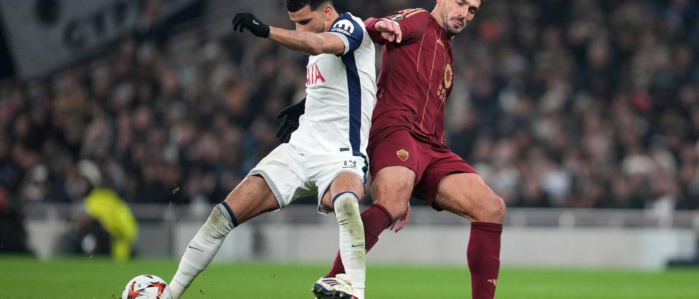 Ex-Nationalspieler Mats Hummels (r) traf für die Roma gegen Tottenham.