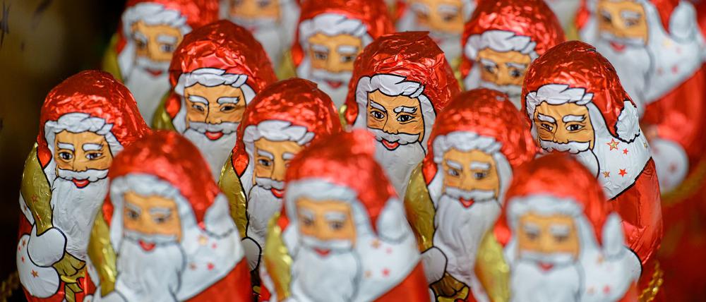 Schoko-Weihnachtsmänner sind in diesem Jahr vielfach deutlich teurer als 2023.