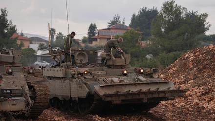 Israels Armee ist nach eigenen Angaben weiterhin im Süden des Nachbarlandes im Einsatz.