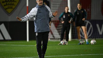 Christian Wück beim Training der DFB-Spielerinnen vor der Schweiz-Partie.