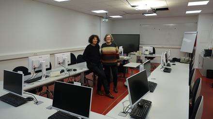 Duscha Rosen (links) und Sibylle Würz vom FrauenComputerZentrum Berlin.