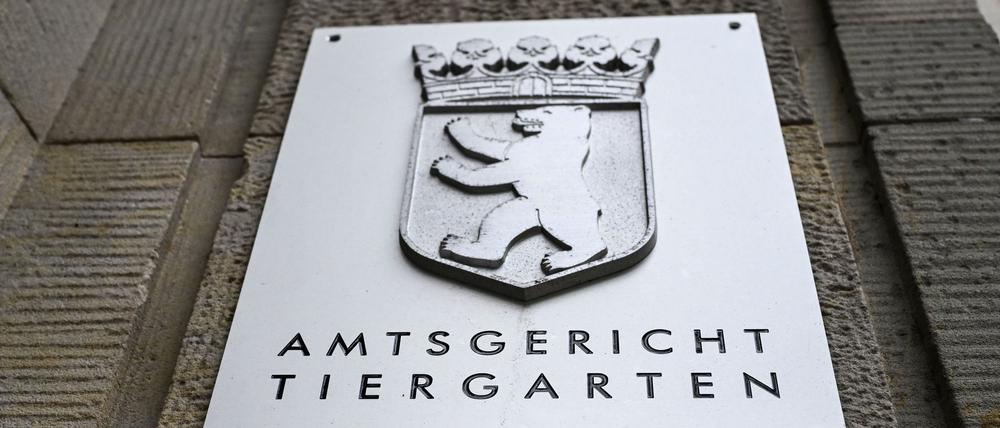 Ein Fahrer eines Fahrdienstvermittlers wurde sexuell übergriffig. Er gestand und erhielt eine  Bewährungsstrafe. (Archivfoto)