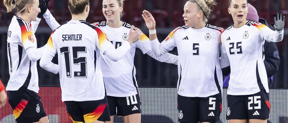 Jubel im Letzigrund: Deutschlands Fußballerinnen auf Torejagd