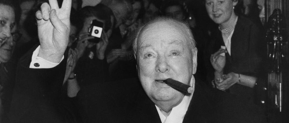 Die Victory-Geste gehörte zum Repertoire des britischen Staatsmannes. (Archivbild)