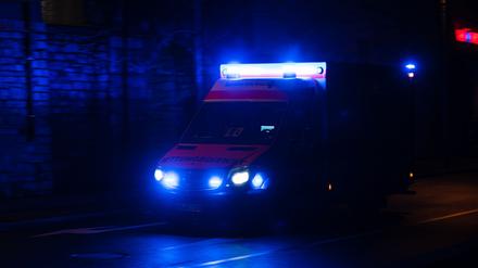 Ein 36-Jähriger ist bei einem Autounfall gestorben. (Symbolbild)