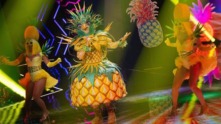 „Lady Ananas“ ist bei „The Masked Singer“ raus. (Archivbild)