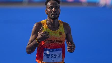 Samuel Fitwi unterbot den bisherigen deutschen Marathon-Rekord um zwei Sekunden.
