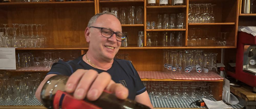 Sergio Di Florio, 63, an einem seiner letzten Abende im „Petite Europe“ in Schöneberg.