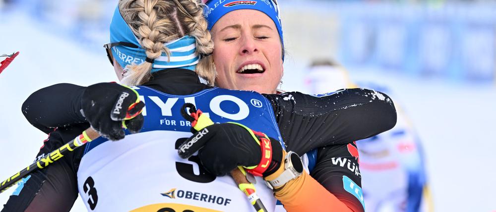 Grund zur Freude: Katharina Hennig (r) und Victoria Carl sind mit ihrem Saisonstart zufrieden.