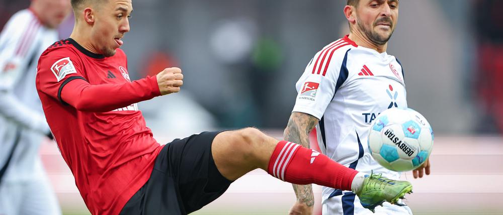 Brillant am Ball, glücklos vom Elfmeterpunkt: Nürnbergs Spielmacher Julian Justvan.