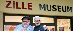 Zur Wiedereröffnung kamen Schauspieler Walter Plathe (l.) und Zilles Urenkel Heinjörg Preetz-Zille. 